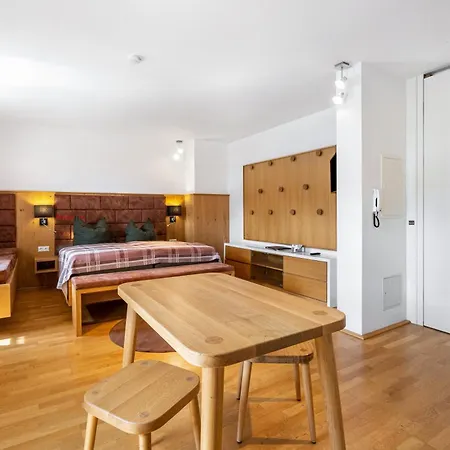 Fenzl Apartment *